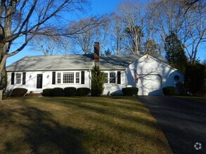 Building Photo - 16 Musket Ln