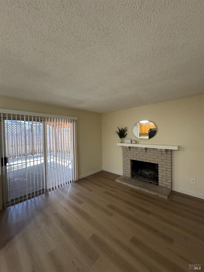 Foto del edificio - 120 Merrimac Ct