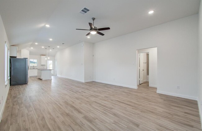 Foto del edificio - 8307 Blue Shell Ln
