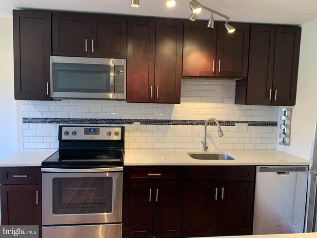 Foto del edificio - 2 Normandy Square Ct