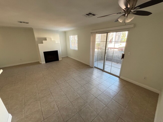Building Photo - Beautiful 2-Bedroom, 2-Bath First-Floor Un...