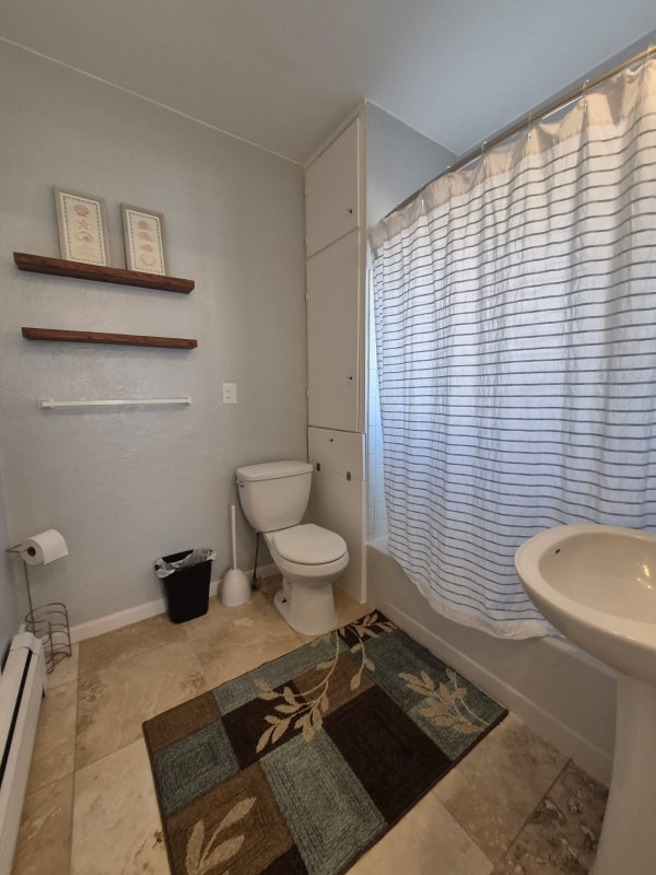 Building Photo - 211 S 6th Ave