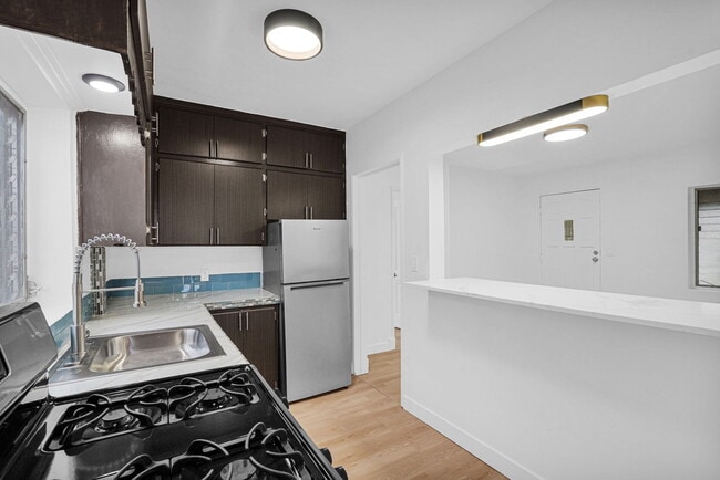 Foto del edificio - 749 NE 122nd St