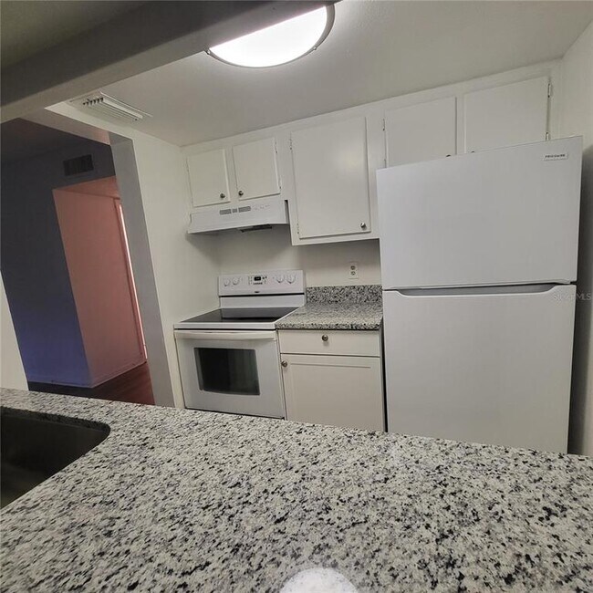 Foto del edificio - 2525 W Bay Dr