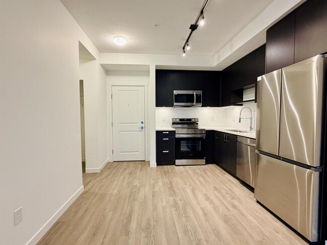 Building Photo - 15733 85 Ave