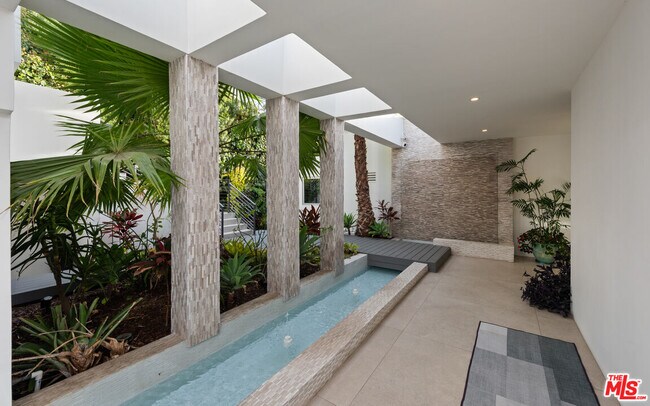 Foto del edificio - 2630 Eden Pl