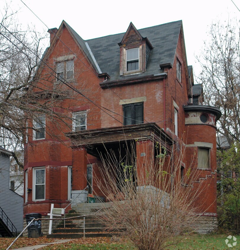 Primary Photo - 2233 Burnet Ave