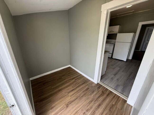 Foto del edificio - Remodeled 2/1 in Lakeland- Move-In Ready!