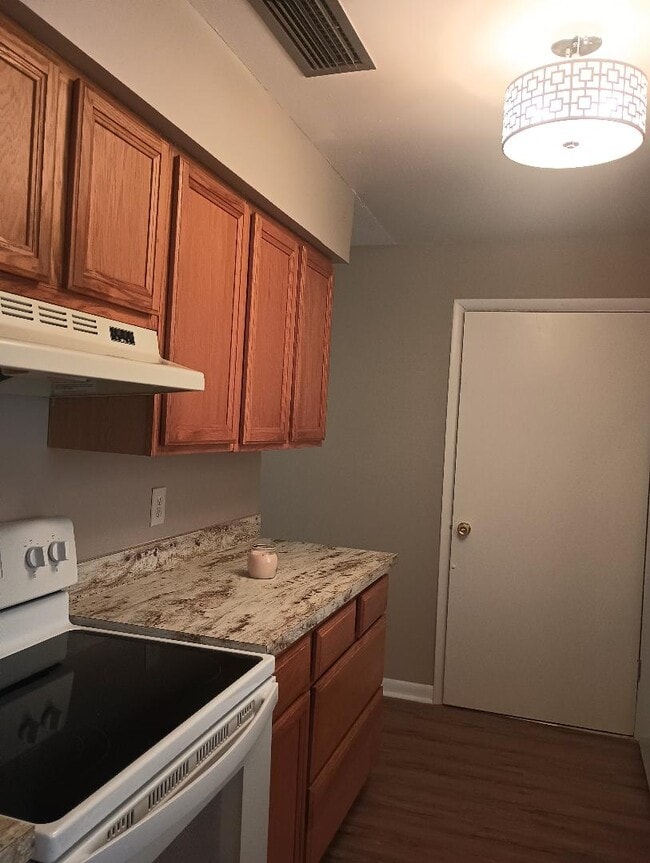 Building Photo - 337 E Evergreen Ave