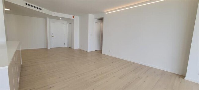 Foto del edificio - 19355 Turnberry Way