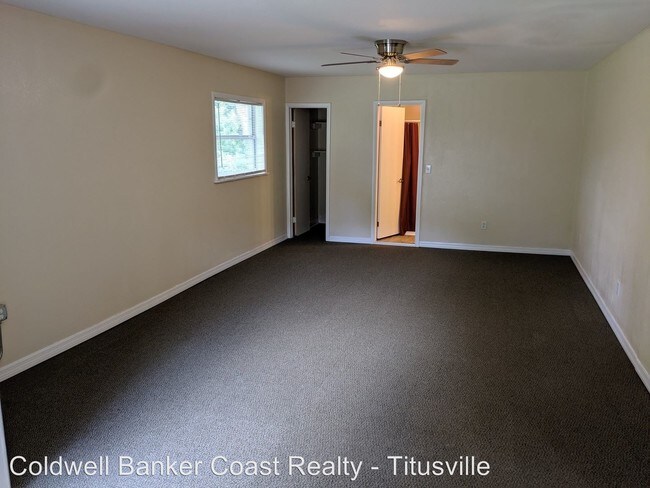 Building Photo - 1549 Violet Ave