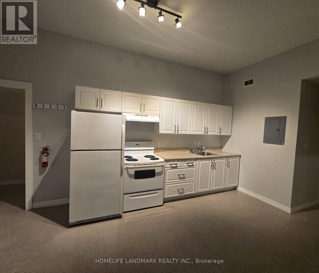 Photo du bâtiment - 300 Main St