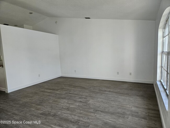 Building Photo - 1250 Winding Meadows Rd