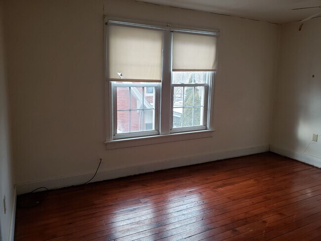 Foto del edificio - 254-256 E. Madisone Street