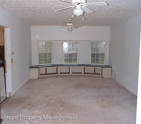 Building Photo - 225 Lone Oak Rd