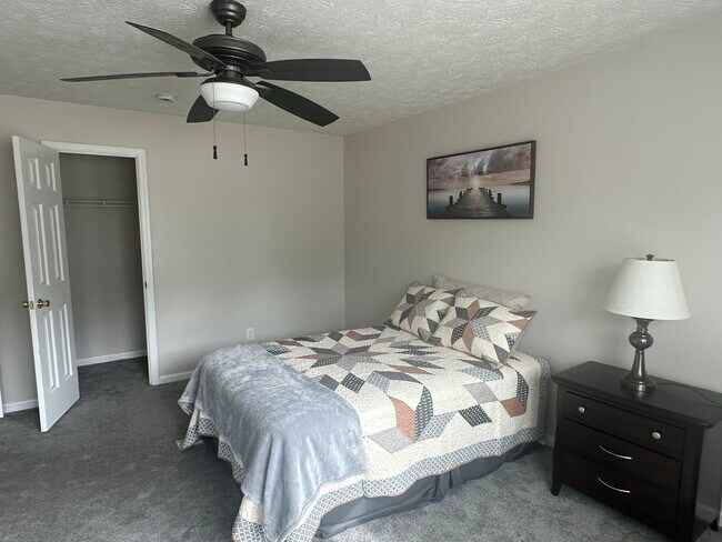 Foto del edificio - 4144 Flakes Mill Manor Ln