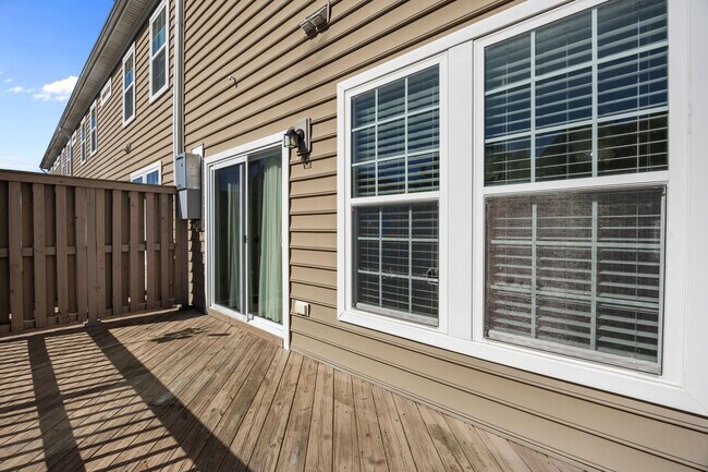 Foto del edificio - Beautiful Townhome for Rent in Virginia Be...