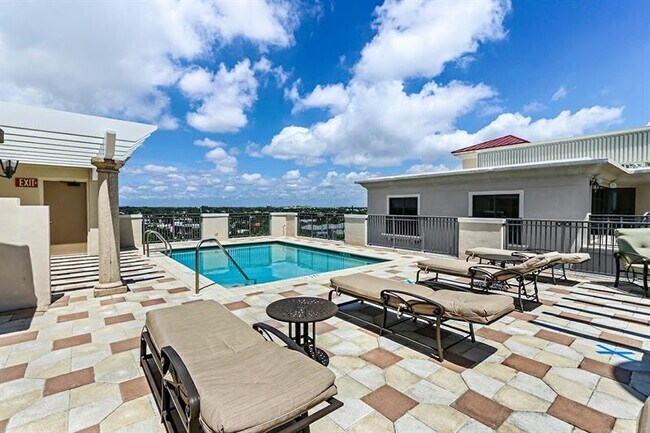 Foto del edificio - 2509 N Ocean Blvd