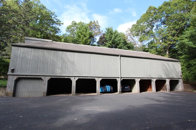 Foto del edificio - 6 Lyle Ct