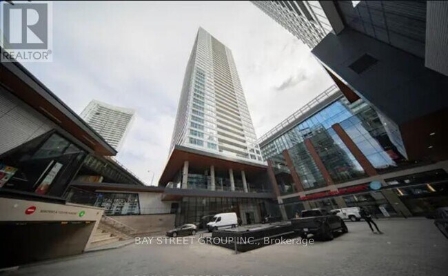 Photo du bâtiment - 17 Bathurst St