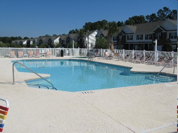 Building Photo - Saint Andrews Square Townhomes