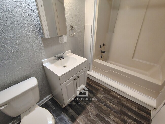 Foto del edificio - 701 S Black St