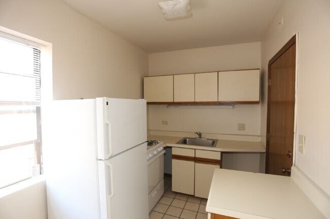 Foto del edificio - 838 W Cornelia Ave