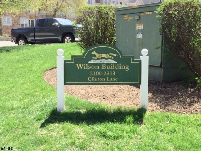 Foto del edificio - 2112 Clinton Ln