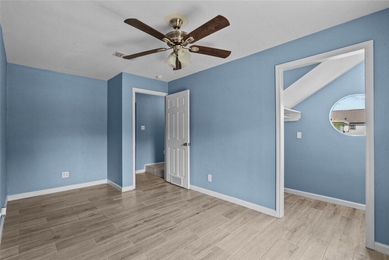 Primary Photo - 7316 Overton St