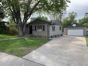 Building Photo - 624 Carol Dr