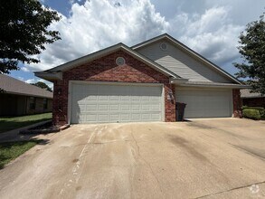 Building Photo - 1826 Ingalls Ln