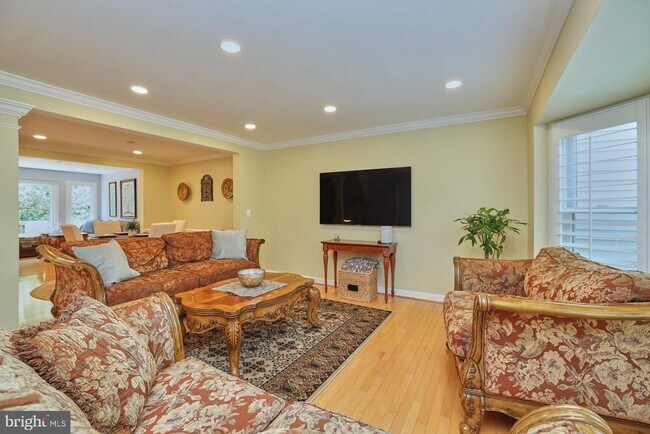 Building Photo - 2029 Meadow Springs Dr