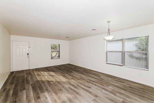 Building Photo - 11841 W Wethersfield Rd