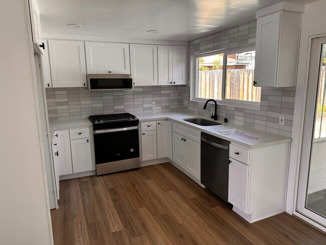 Building Photo - 12733 McFeron Rd