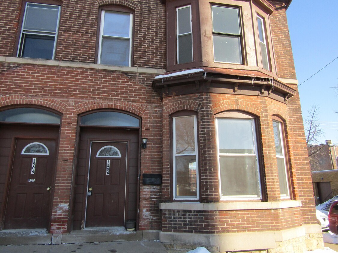 Primary Photo - 1504 Iowa St