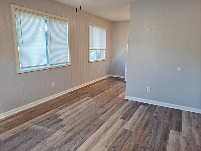Building Photo - 507 Maier Dr