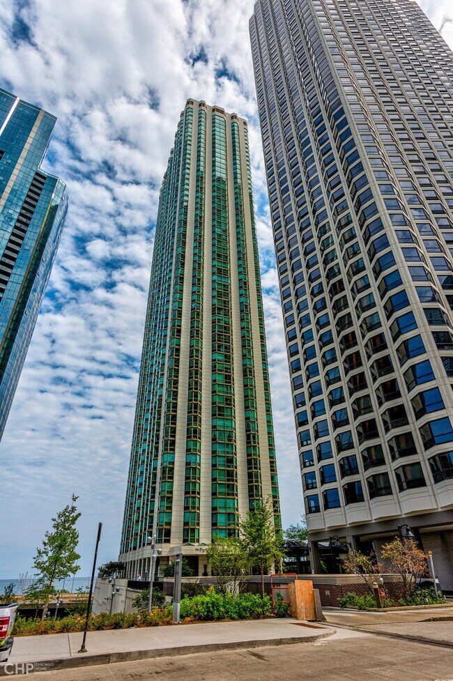 Foto del edificio - 195 N Harbor Dr