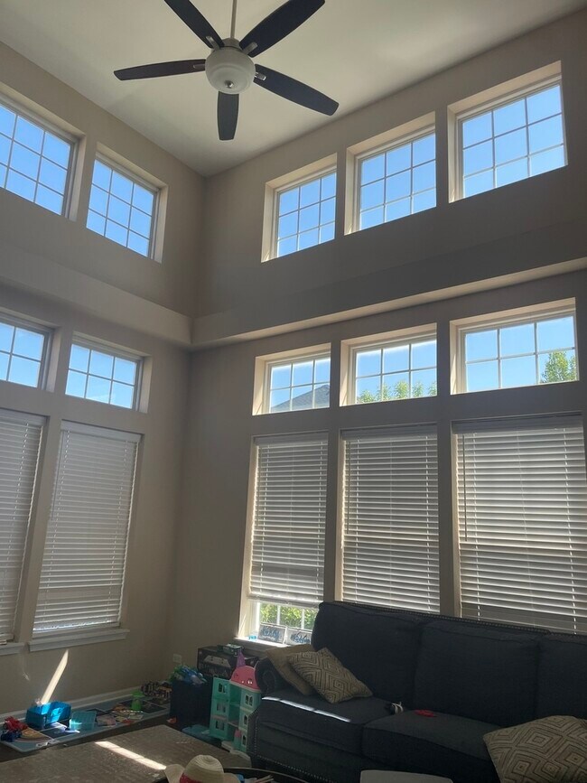 Foto del edificio - 271 Pembrook Ln