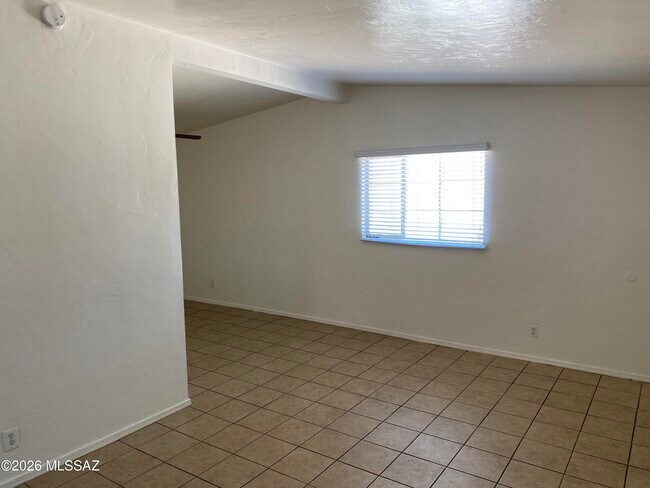 Foto del edificio - 1415 E Elm St
