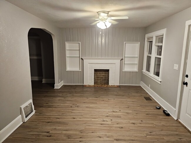 Building Photo - 2737 Gracewood Rd