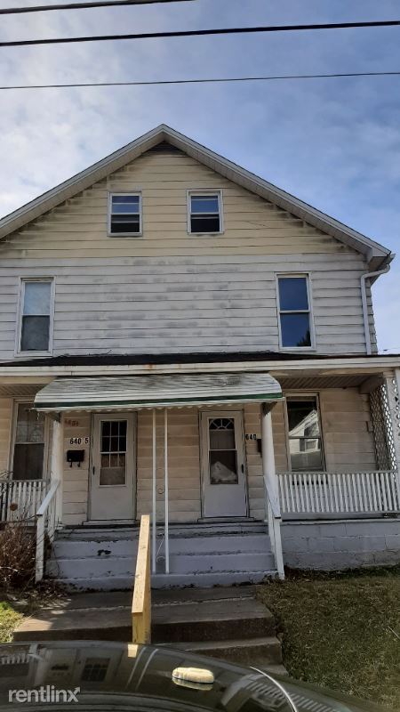 Building Photo - 2 br, 1 bath Townhome - 640 John Street