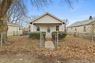 Building Photo - 1800 W 19th St