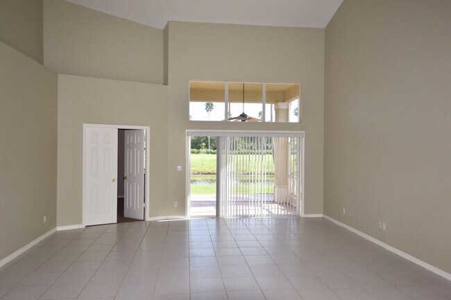 Building Photo - 2578 Country Golf Dr