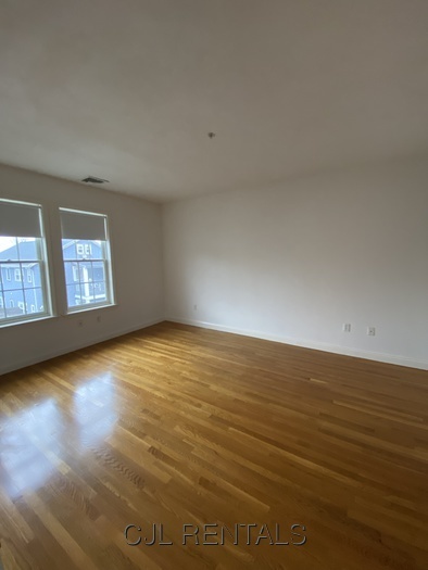 Building Photo - 16 Brooks Park
