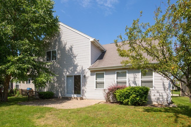 Building Photo - 2970 Hillsboro Ln