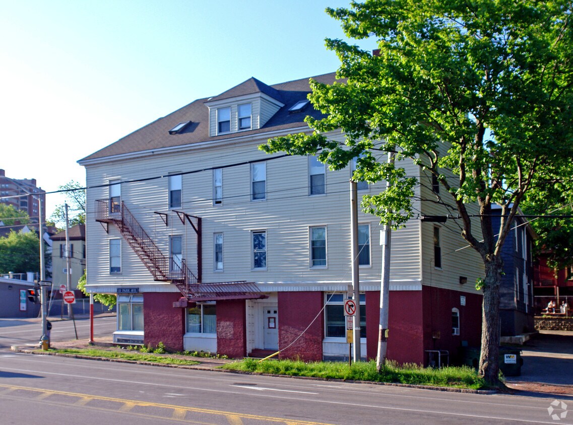 Building Photo - 22 Park Ave
