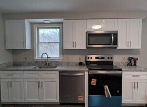 Building Photo - 412 Vley Rd