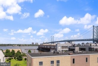 Building Photo - 408-10 N Front St