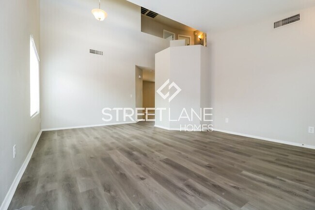 Building Photo - REDUCED!