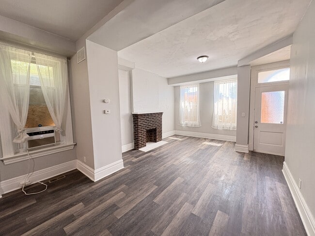 Foto del edificio - 2127 Chippewa St
